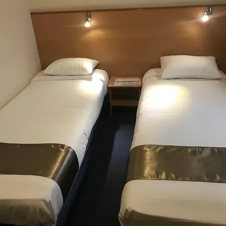 圣欧班酒店 3* 古尔奈昂布赖