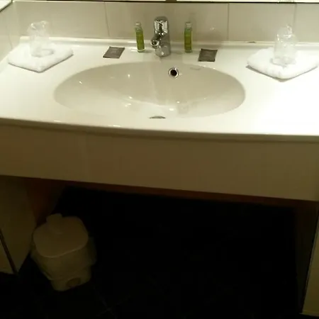 מלון Le Saint Aubin 3*