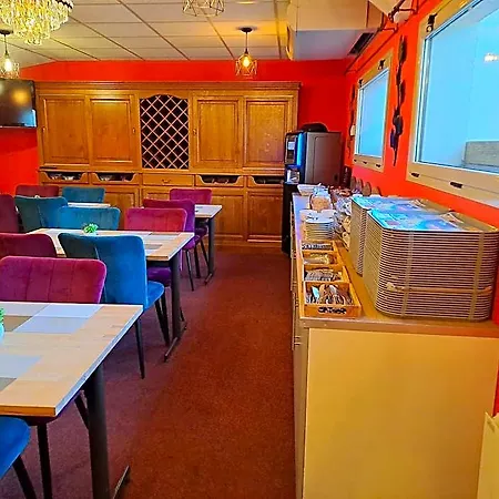圣欧班酒店 3* 古尔奈昂布赖